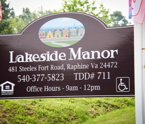 Photo - Lakeside Manor