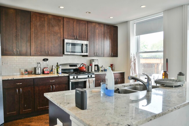 Photo - 2450 N Milwaukee Ave Unit 2F