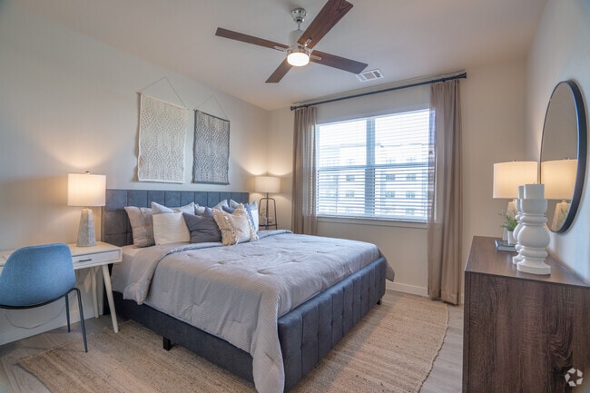 2BR, 2BA - 1058SF