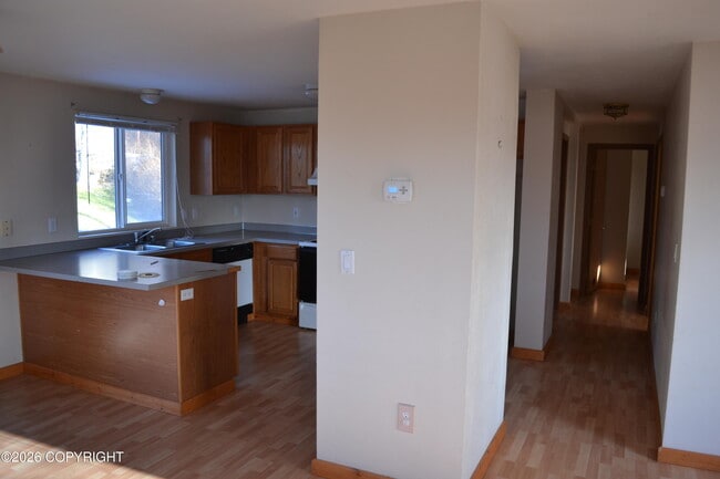 Photo - 3051 Crest Ave