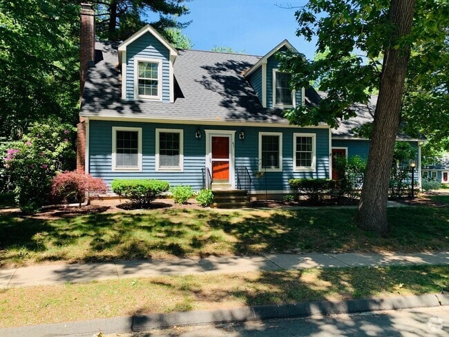 Building Photo - The Lakewood Cape Rental