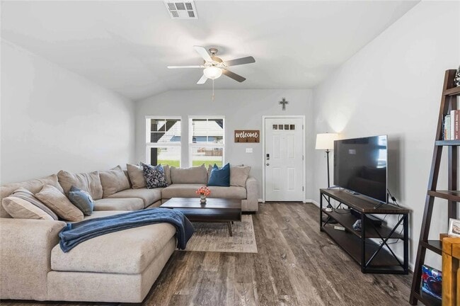 Photo - 805 Russet Rock Dr