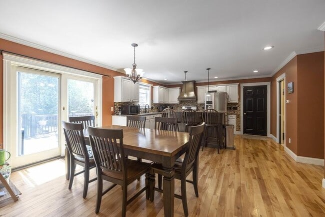 Photo - 398 Sam Allen Rd