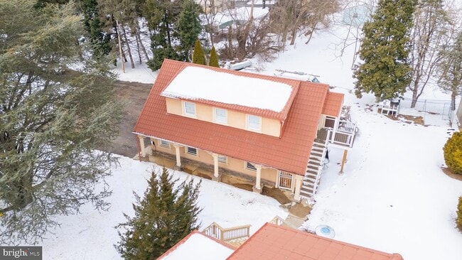 Photo - 341 Gordon Rd