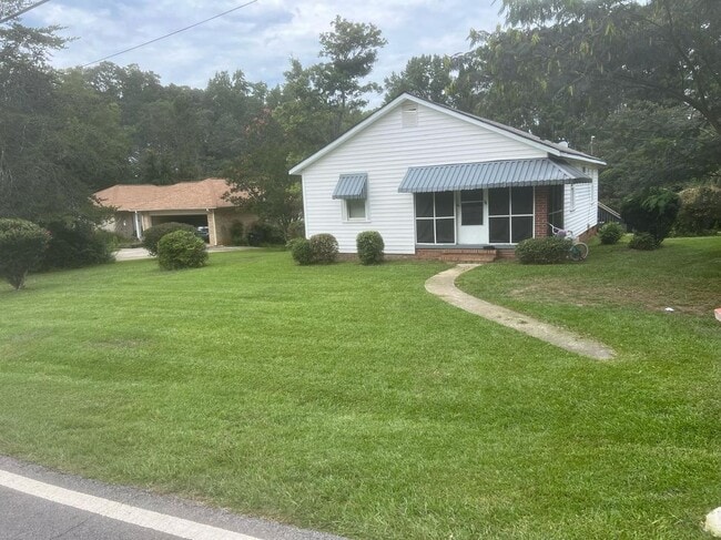 Building Photo - 4354 Pineview Dr