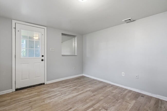 Photo - Newly Renovated 2 bedroom home in Carnegie available now!