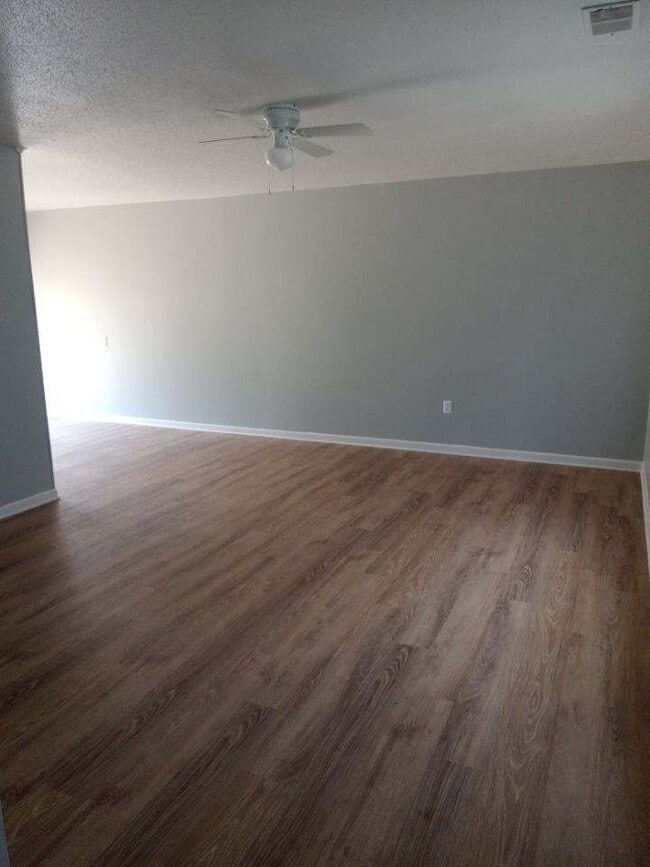 Photo - Pirate Cove Apartments 23-30
