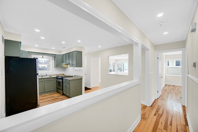 Photo - 3127 Woodworth Pl