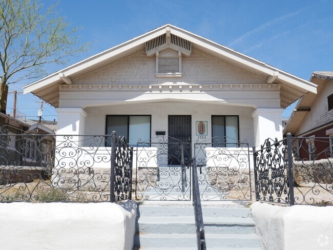 Building Photo - 1703 E Rio Grande Ave Rental