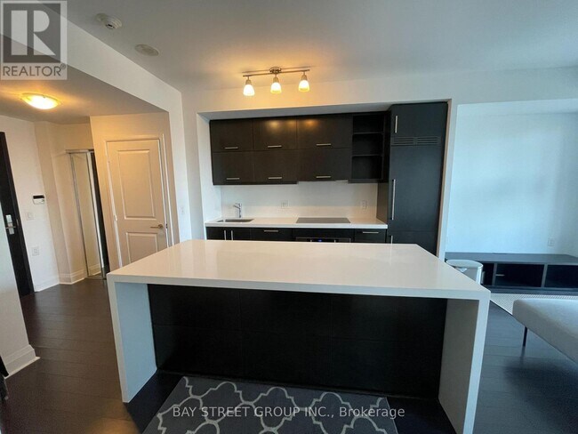 Photo - 1080 Bay St. Unité 2811