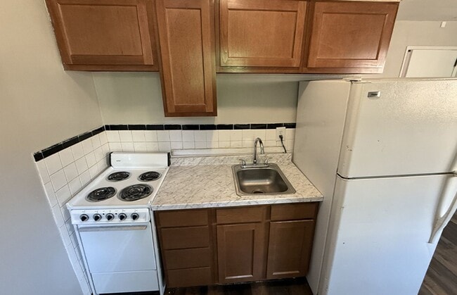 Building Photo - 362 Probasco St Unit 362-F