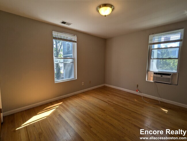 Photo - 344 Putnam Ave Unit #2