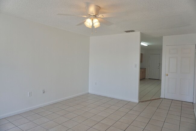 Photo - 2563-2567 Elm Ave Unit 2567