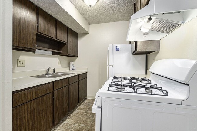 Photo - Granada Apartments