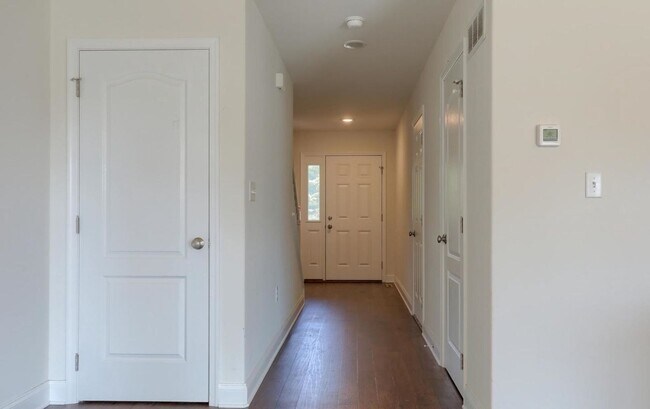 Photo - 202 Westhafer Ct.