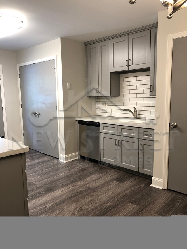 Photo - 1044 Garner Rd SW
