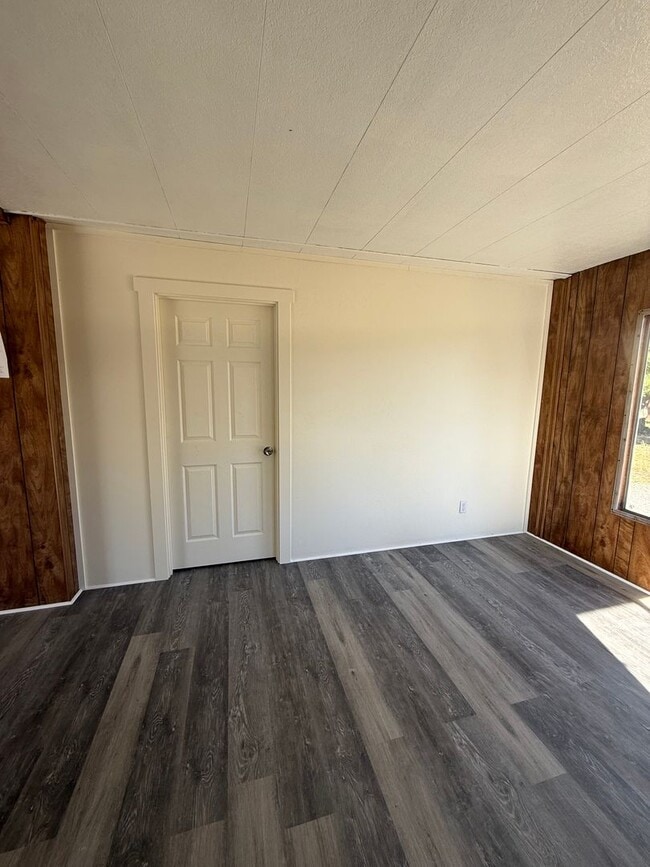 Photo - Zepeda-PM-020-0109-3862 Unit 3862 1/2 Clinton Ave