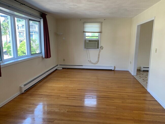589 Riverside Ave Unit 1