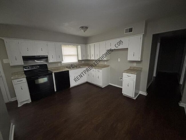 Photo - 1501 School Dr