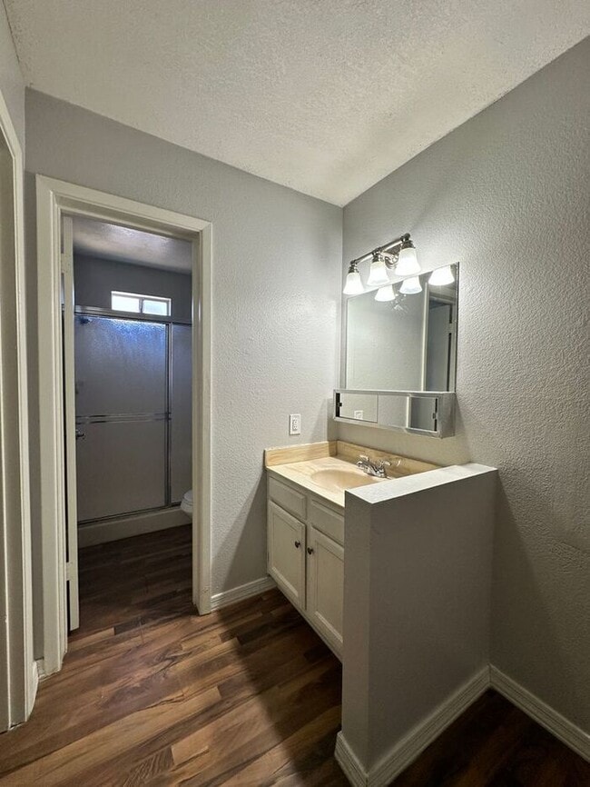 Photo - MOVE IN SPECIALS!! Condo 2Bedroom/2Bath Wo...
