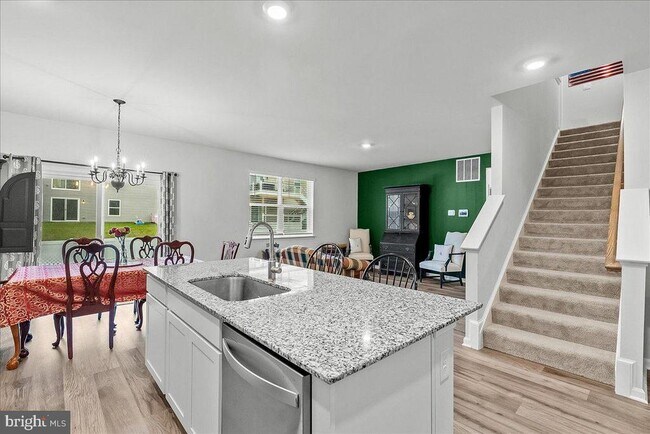 Photo - 109 Woodford Dr