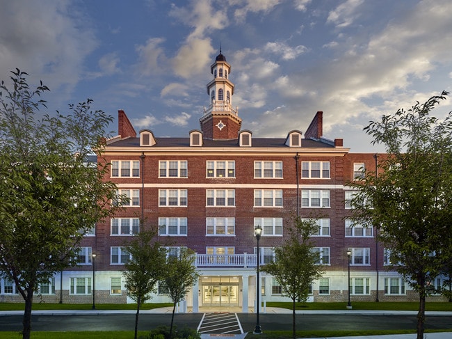 Residence at Roosevelt Park 62+ SENIOR - Residence at Roosevelt Park 62+ SENIOR Apartamentos