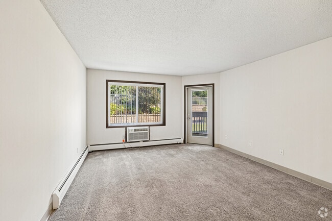 1BR, 1BA - 849SF - Living Room