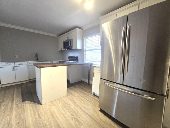 Photo - 914 SW 8th Ave Unit 57