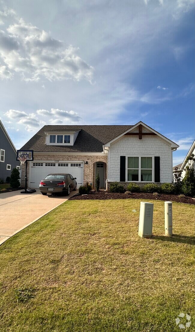 Apartments for Rent with a Garage near Siloam GA 2 Apartments