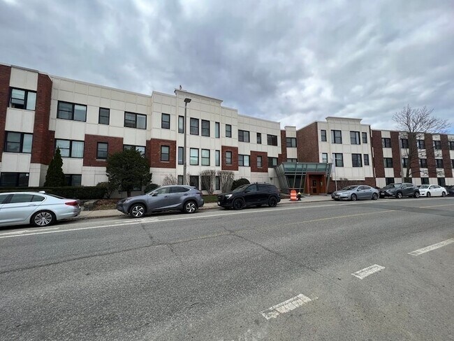 99 Chestnut Hill Ave Unidad 105