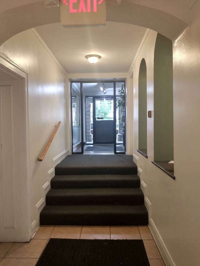 Photo - 1528 W Pratt Blvd