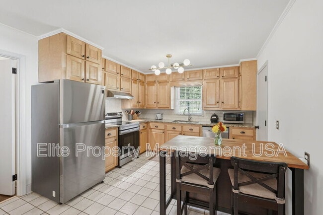 1338 Northwood Cir NE
