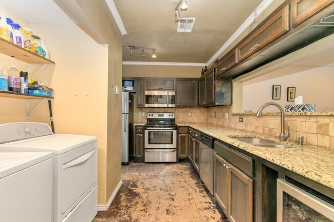 Photo - 1507 Maybrook Ct