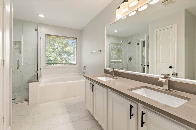 Photo - 10 Scenic Brook Ct