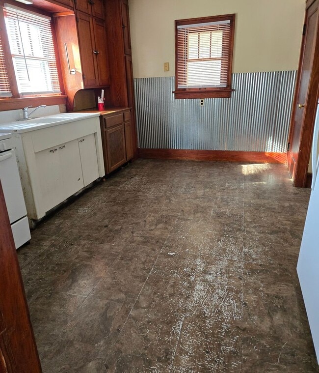 Photo - 1829 Norman Ave