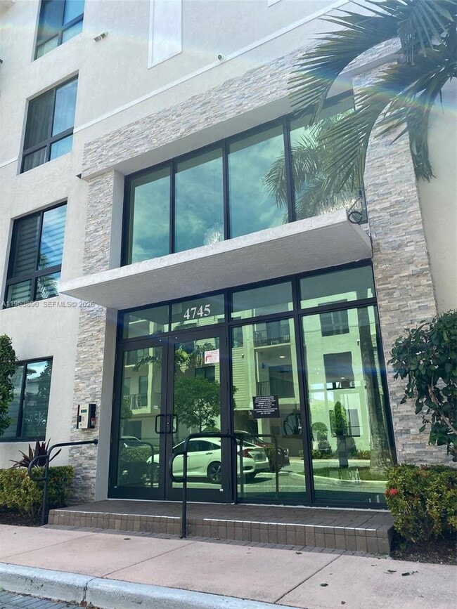 Building Photo - 4745 NW 84th Ct Unit 48