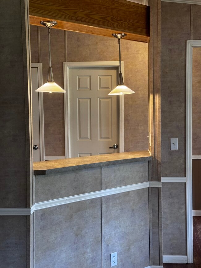 Building Photo - 883 Bullock Hollow Rd Rental