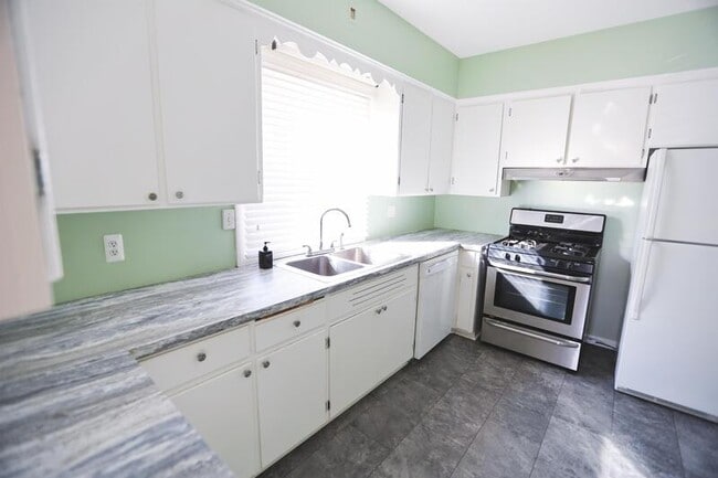 Photo - 829 Flat St NE Unit #1