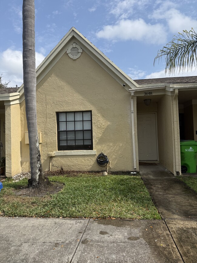 Building Photo - 3648 NW 83rd Ln