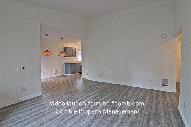 Photo - Redmond Condo for Rent Unit o230