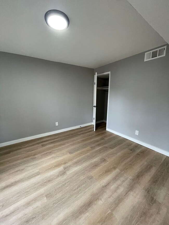 Photo - 1519 Campbell St Unidad B - Lower