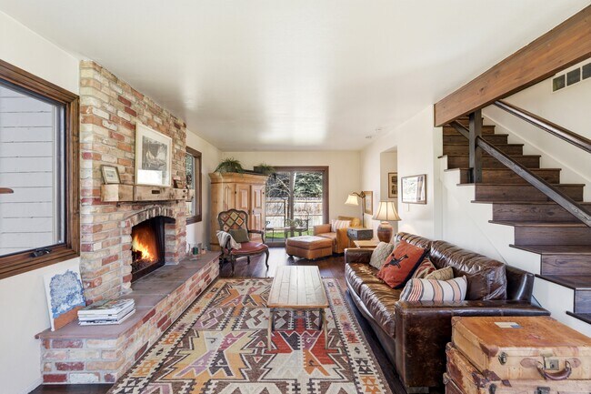 Photo - 2635 Little Kate Rd