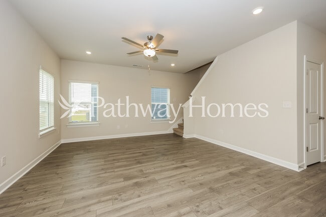 Photo - 2408 Nabali Wy