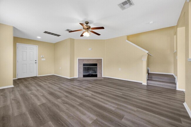 Photo - 8813 Wiley Way