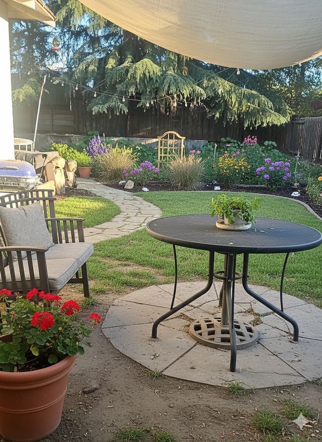 Photo - 1539 Marshall St