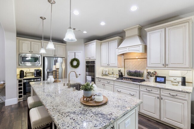 Photo - 19 Cohasset Pl