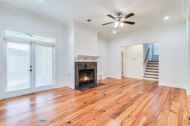 Photo - Beautifully Renovated 4-Bedroom Home in Stonehaven on the River