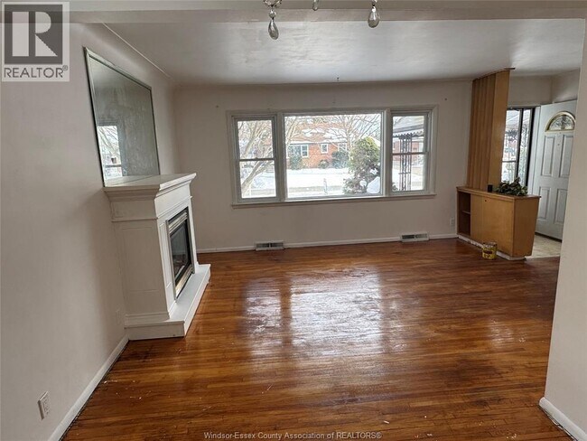 Photo - 3039 Bruce Ave