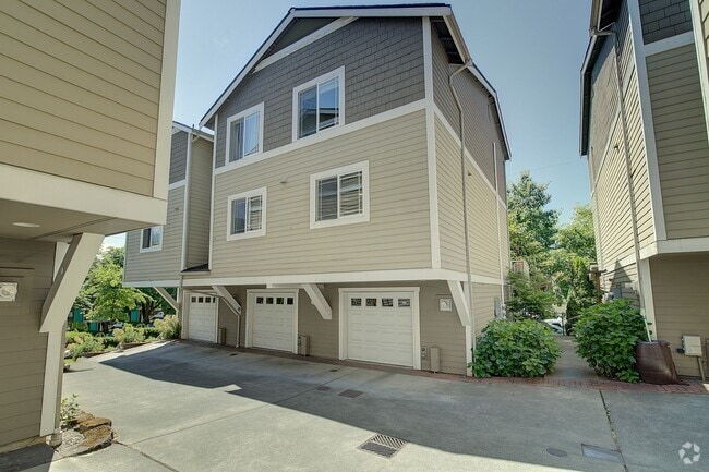 Building Photo - 2bd/2.5ba Seattle Townhome