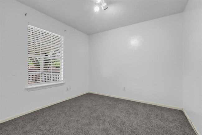 Photo - 15830 Pipers View Dr